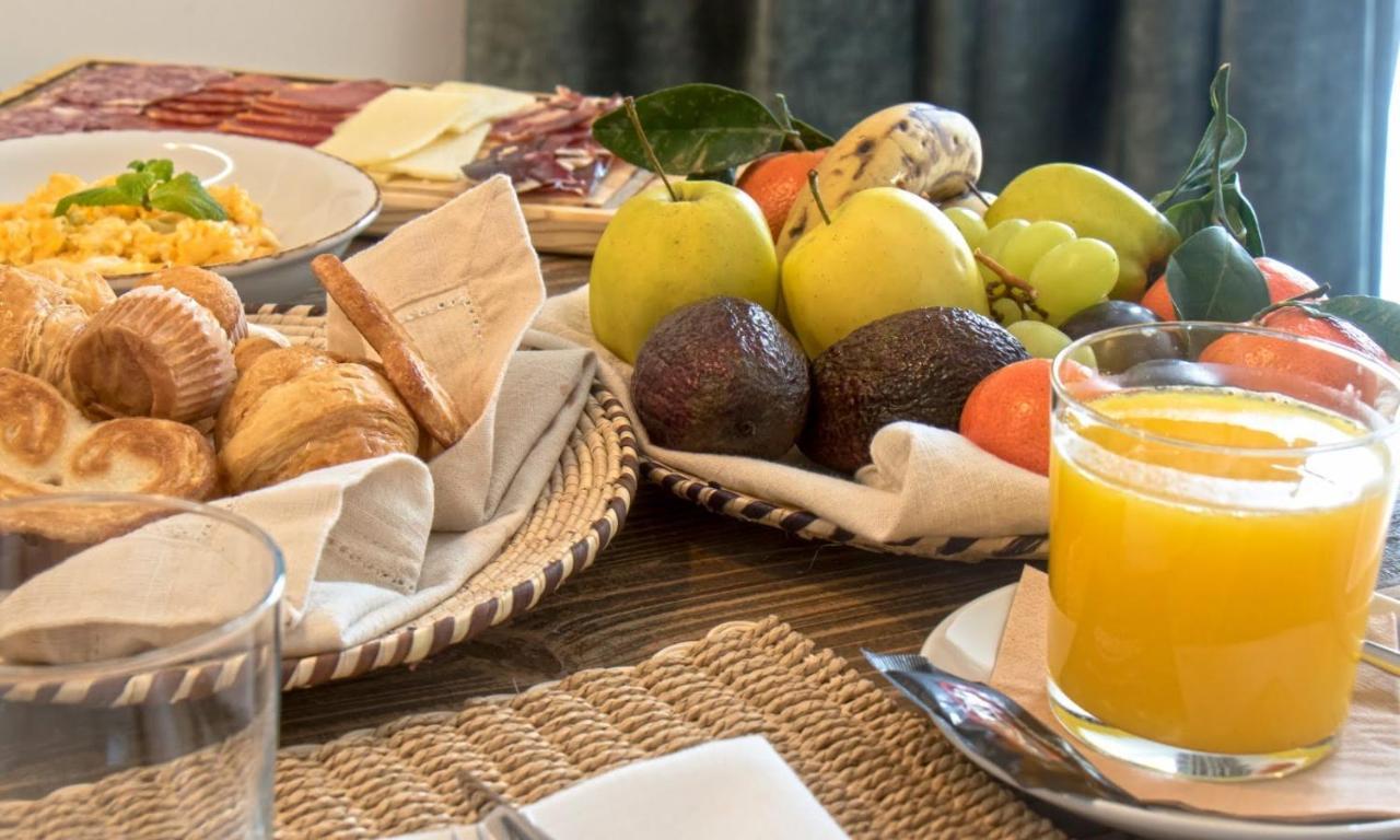 Hotel Tierras De Cebreros Kültér fotó